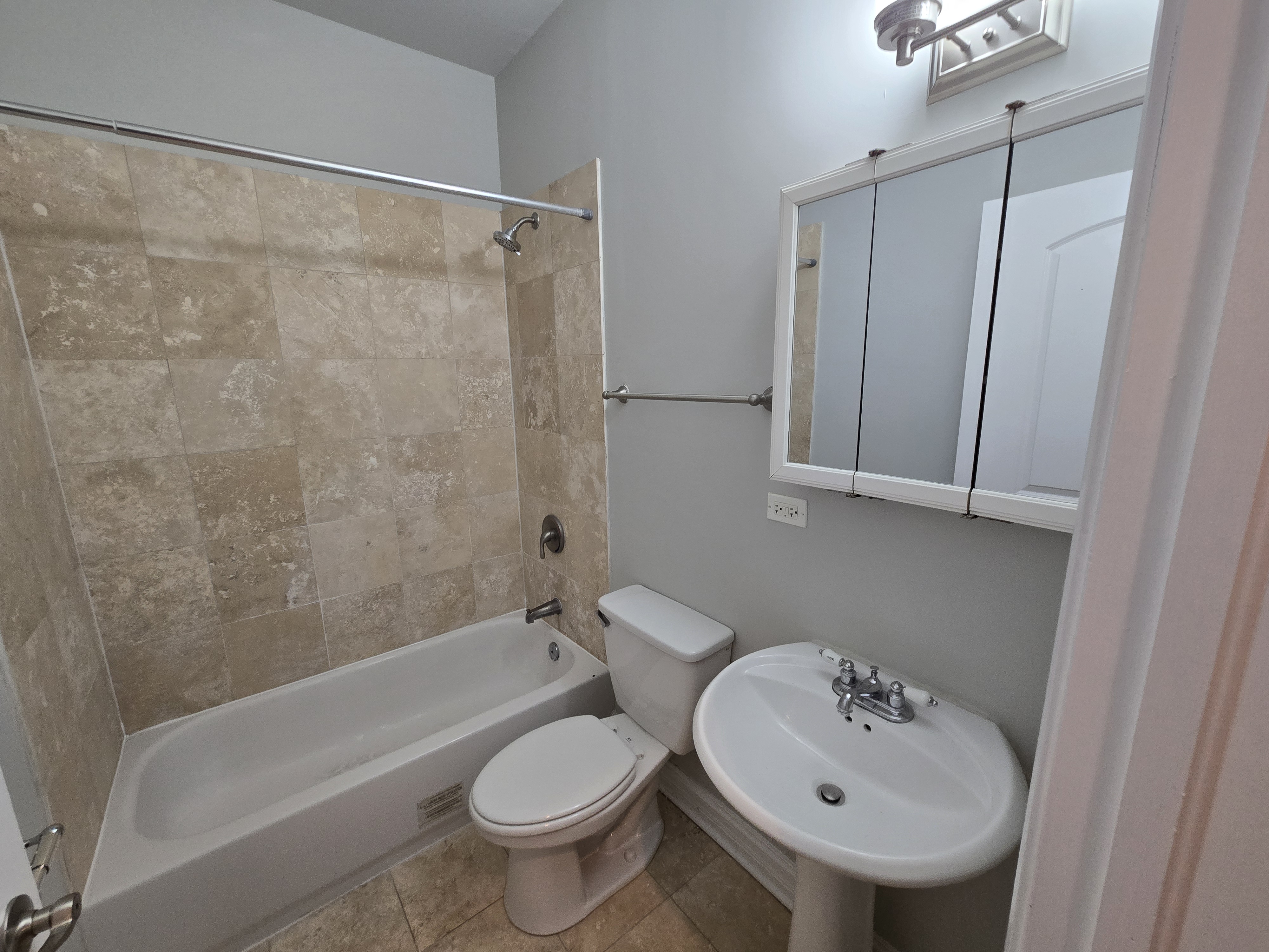 3829-31 N. Kedzie Ave. 3829-31 N. Kedzie Ave., Chicago, IL 60618 Irving Park - Leasing by Cross Street
